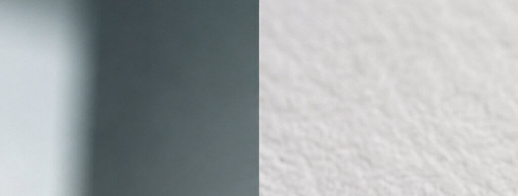 玻璃表面與紙感表面細節比較,呈現不同表面摩擦與滑動感