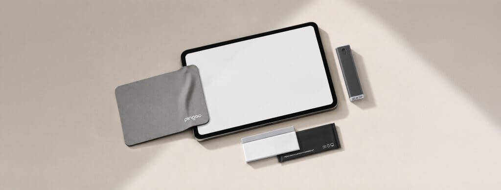 iPad 類紙膜貼膜前準備，包含清潔布與貼膜安裝工具